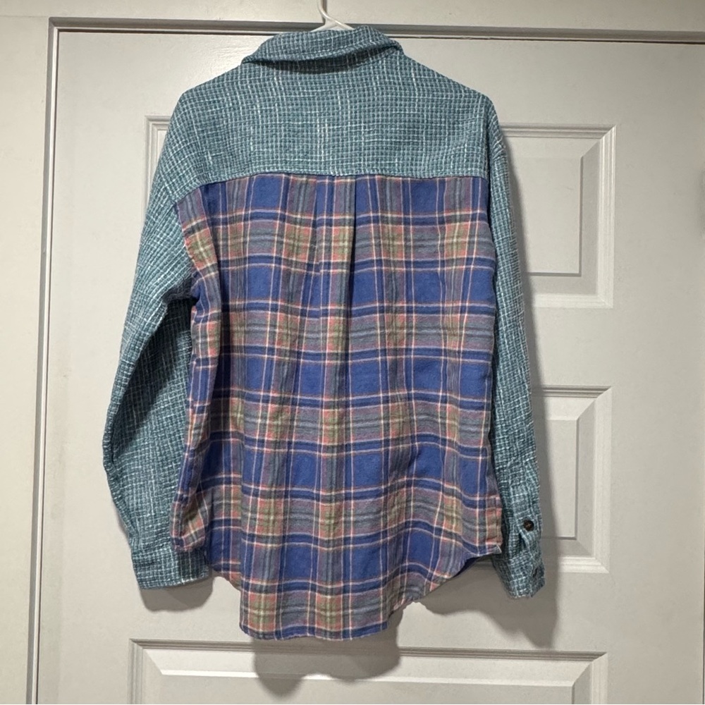 Plaid Button-Up Shirt with Pocket 06-0233 - Picture 3 of 8